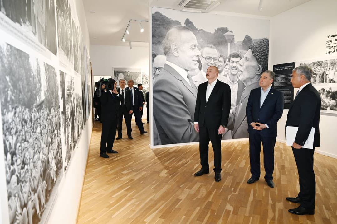 Türkmen halkynyň Milli Lideri Şuşada «Geýdar Aliýew we Garabag» sergisini synlady