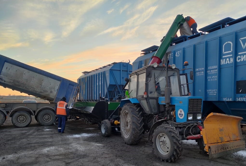 Transshipment of carbamide from Turkmenistan organized for the first time at the Kutum Station in Astrakhan