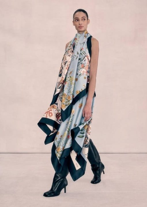 Стилист назвал платочный узор главным трендом лета и осени