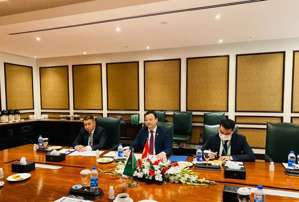 Министры иностранных дел Туркменистана и Кыргызстана обсудили создание фонда развития