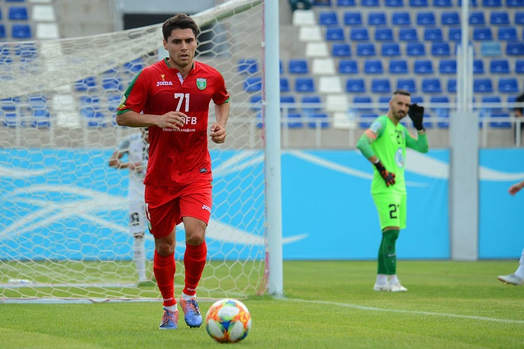 Арсланмурад Аманов вошел в число лучших иностранных футболистов чемпионата Узбекистана-2019