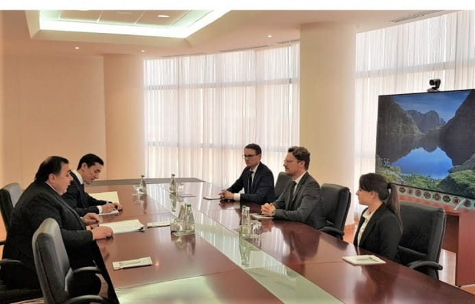 Делегация Euronews провела в Туркменистане переговоры о долгосрочном сотрудничестве