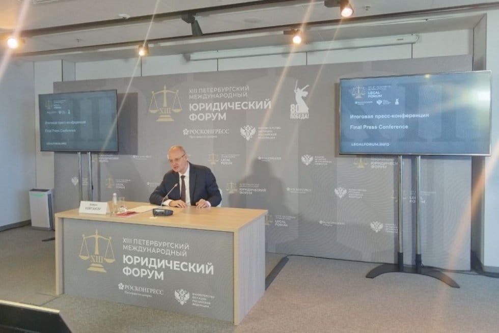 Hünärmenler: SSSR hukuk taýdan heniz hem ýaşaýar