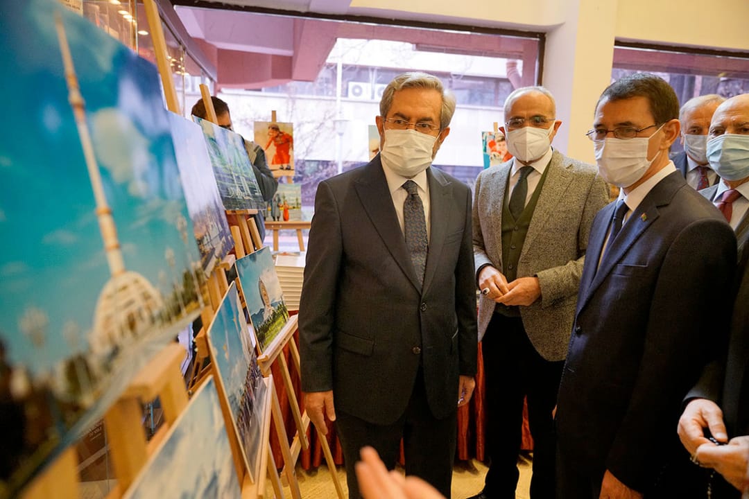 Посольство Туркменистана в Турции провело выставку и конференцию