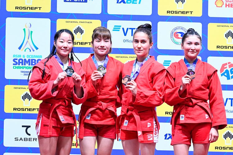 Туркменские самбисты завоевали 6 медалей в первый день чемпионата Азии в Ташкенте