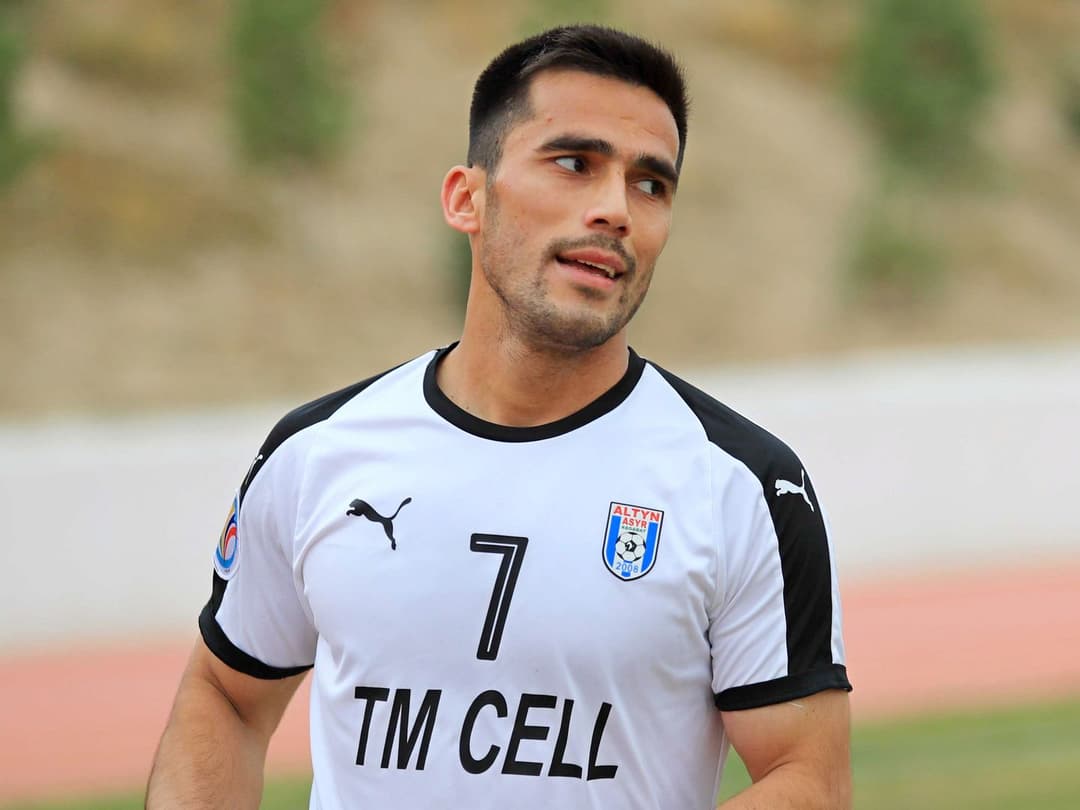 «Алтын асыр» разгромил «Энергетик», забив 6 безответных мячей