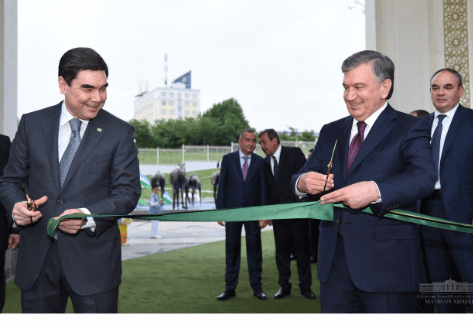 Президенты Туркменистана и Узбекистана открыли в Ташкенте парк «Ашхабад»