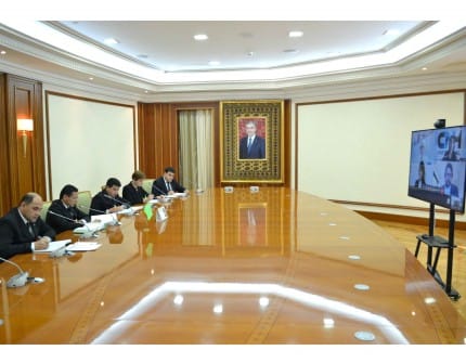 Обсуждены вопросы поставок в Туркменистан новой американской техники «Case»