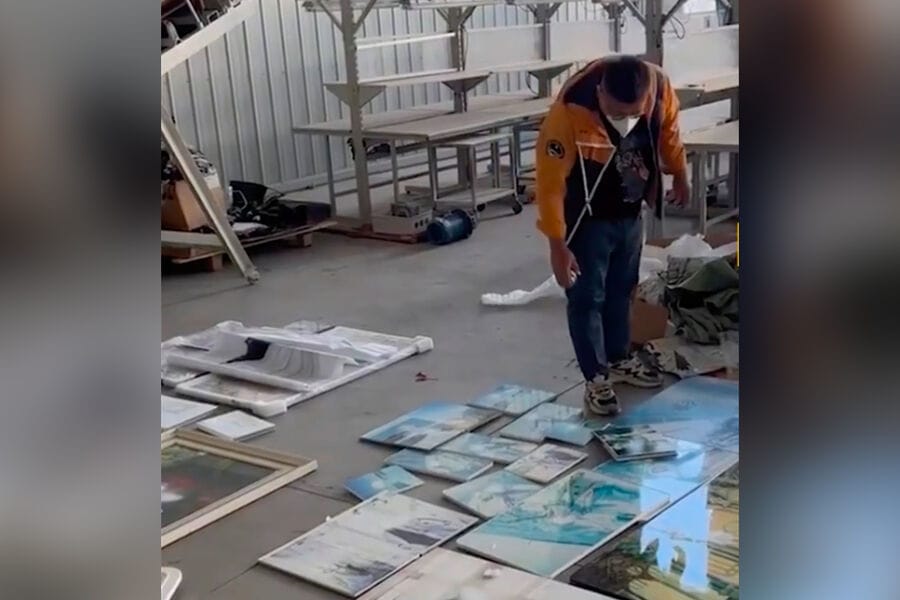 В Китае растет спрос на услуги по уничтожению свадебных фотографий