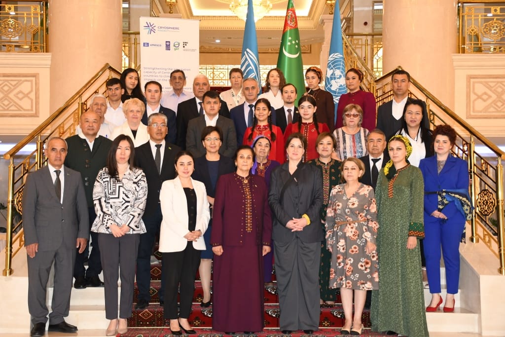 В Ашхабаде состоялся семинар по адаптации к изменениям криосферы