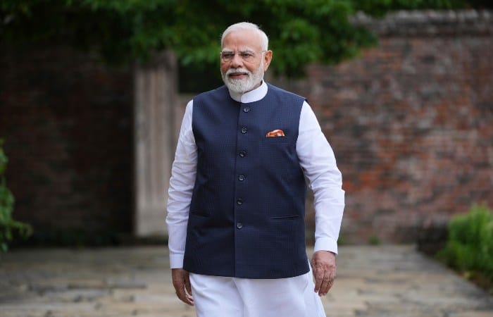 «Bloomberg»: Modi hindileri ýerli harytlary satyn almaga çagyrýar