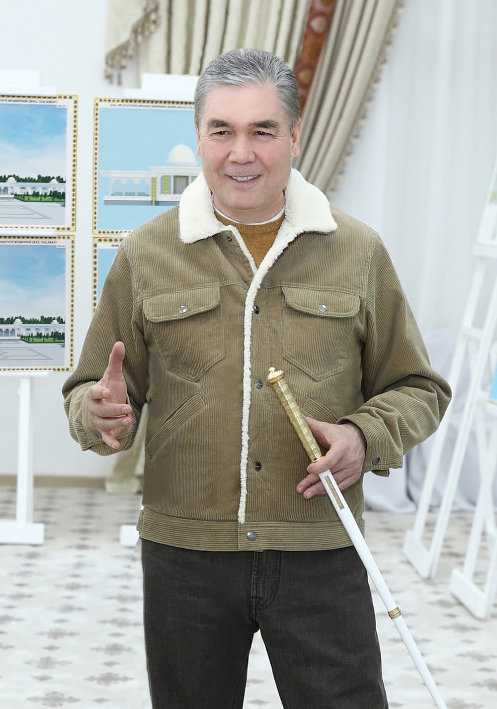 Gurbanguly Berdimuhamedow Arkadag şäheriniň ikinji tapgyrynda guruljak binalaryň taslamalary bilen tanyşdy