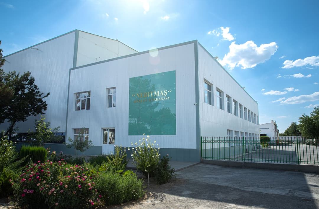 The state enterprise “Nebitmash” offers a wide range of products for the electrical industry