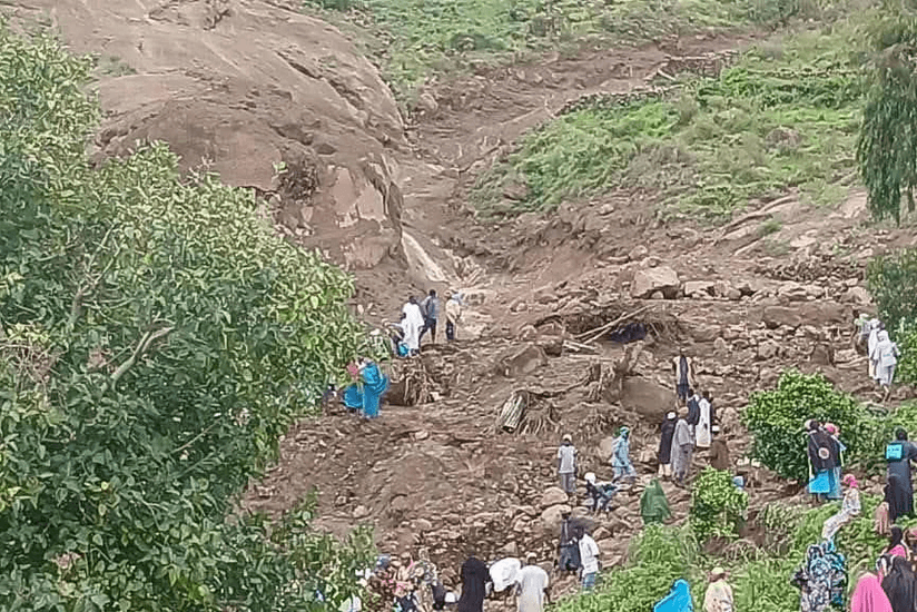 Sudanda suw süýşgüni giden obany ýok etdi, diňe bir adam diri galdy