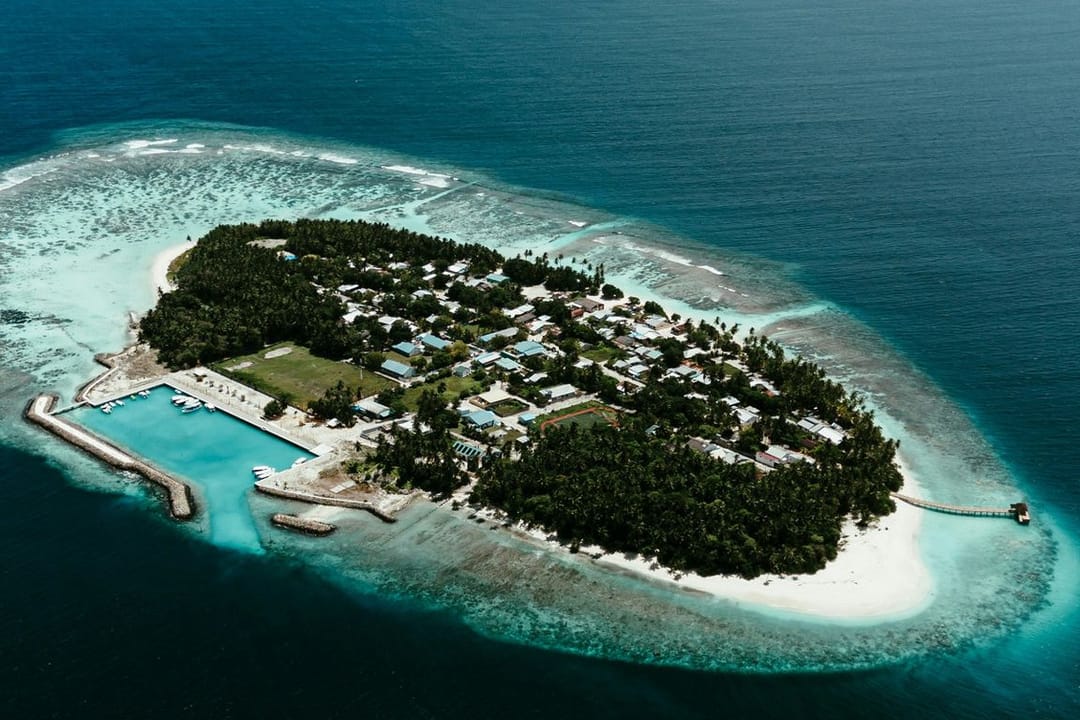 В одной из самых отдаленных стран мира, впервые появились банкоматы