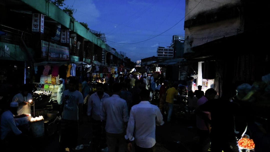 In Bangladesh was a massive power outage throughout the country