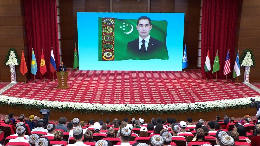 В Туркменистане стартовал международный студенческий конкурс по дипломатии