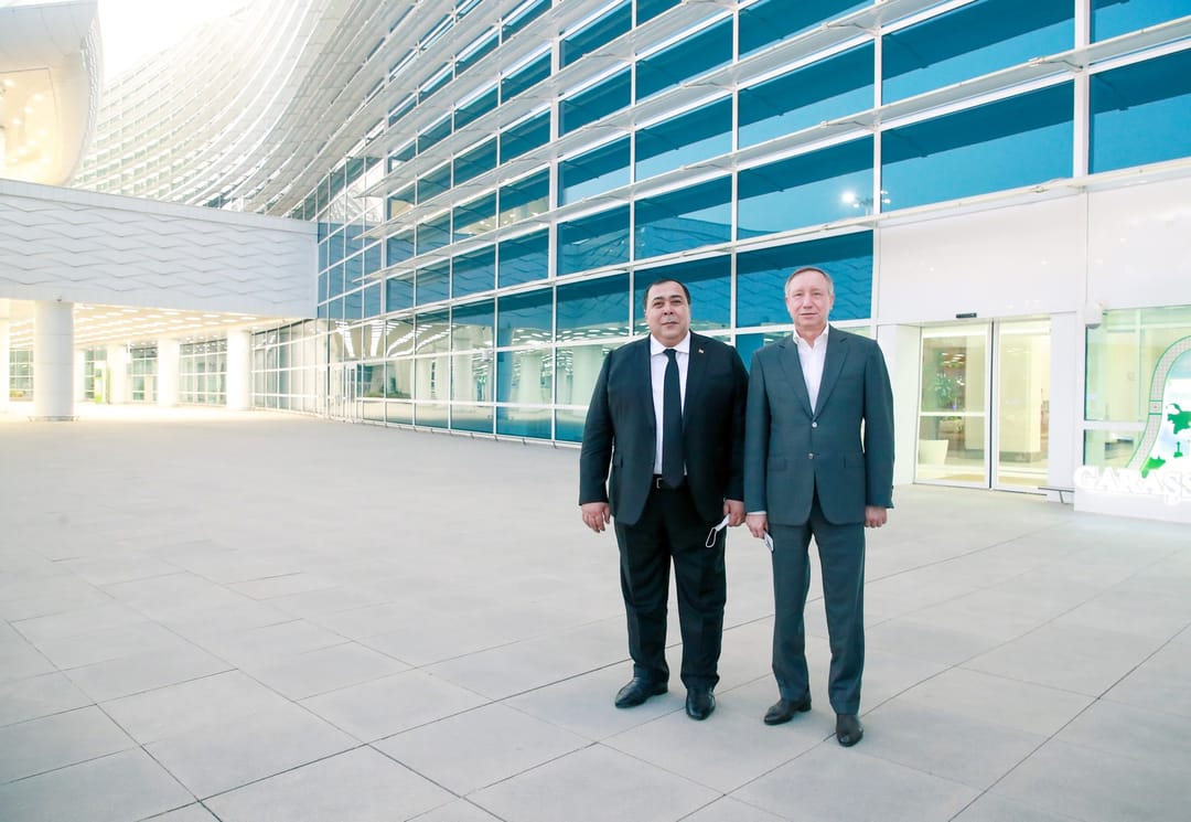 Делегация Санкт-Петербурга прибыла в Ашхабад на празднование 30-летия независимости Туркменистана