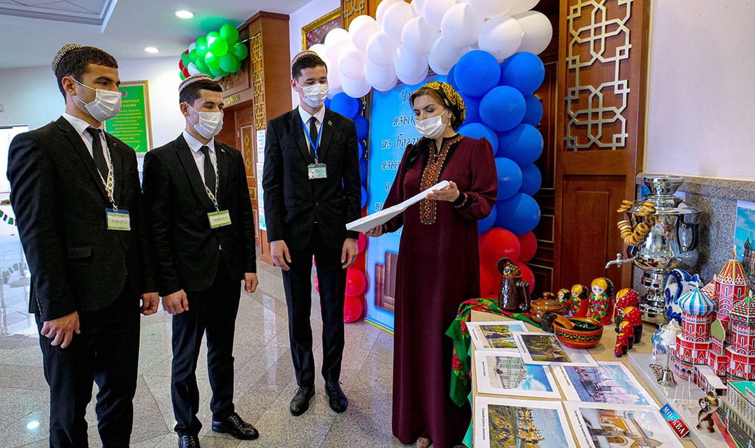 A week of Russian language week and literature is being held at the Oil and gas University in Ashgabat