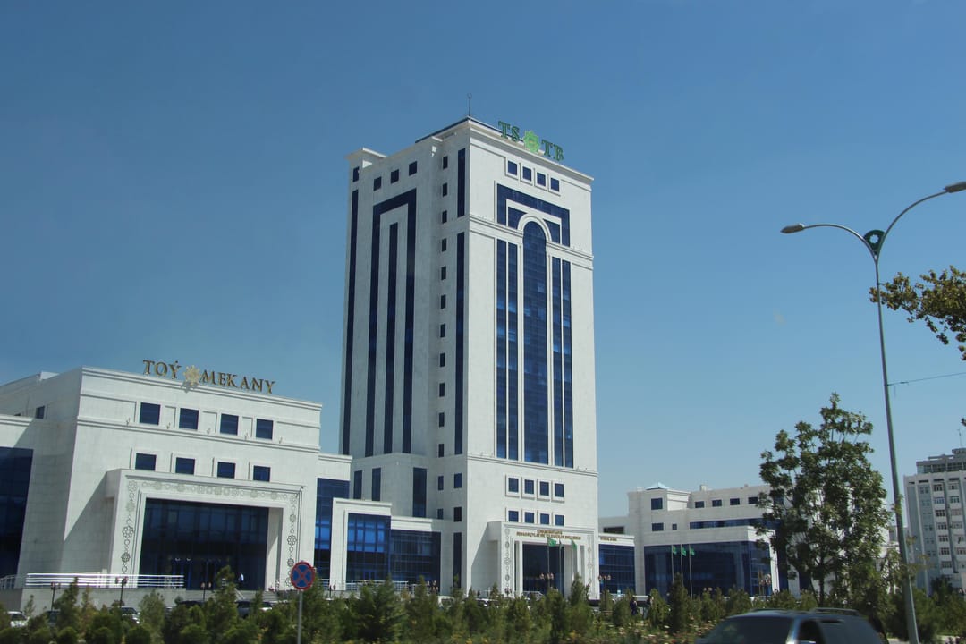 Aşkabat'ta, üç günlük moda şöleni başladı