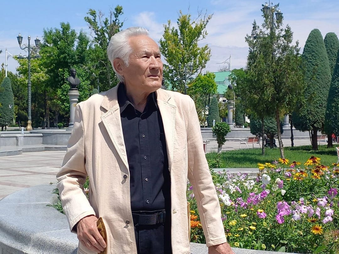 Туркменский писатель Хемра Широв отмечает 75-летний юбилей