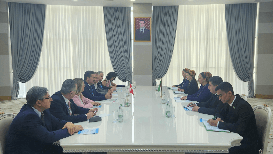 Türkmenistan-Türkiýe parlamentara dostluk toparynyň türk böleginiň başlygy bilen duşuşyk geçirildi