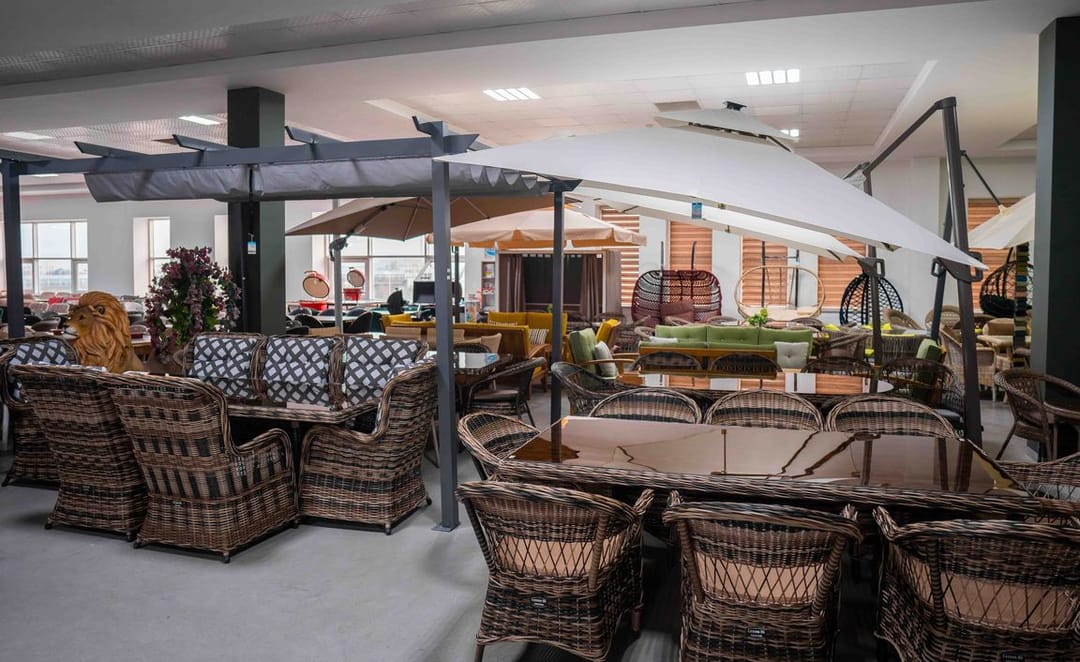 В магазине Ak Gaýa представлен обширный ассортимент плетёной мебели