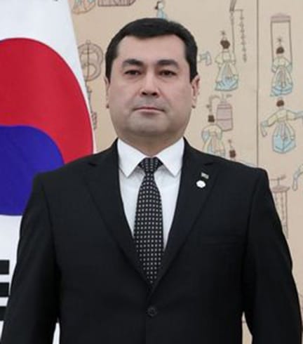 Begenç Durdyýew şol bir wagtda Türkmenistanyň Singapurdaky ilçisi wezipesine bellenildi