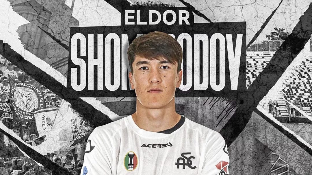 Eldor Şomurodow «Spesiýada» kärendesine futbol oýnar