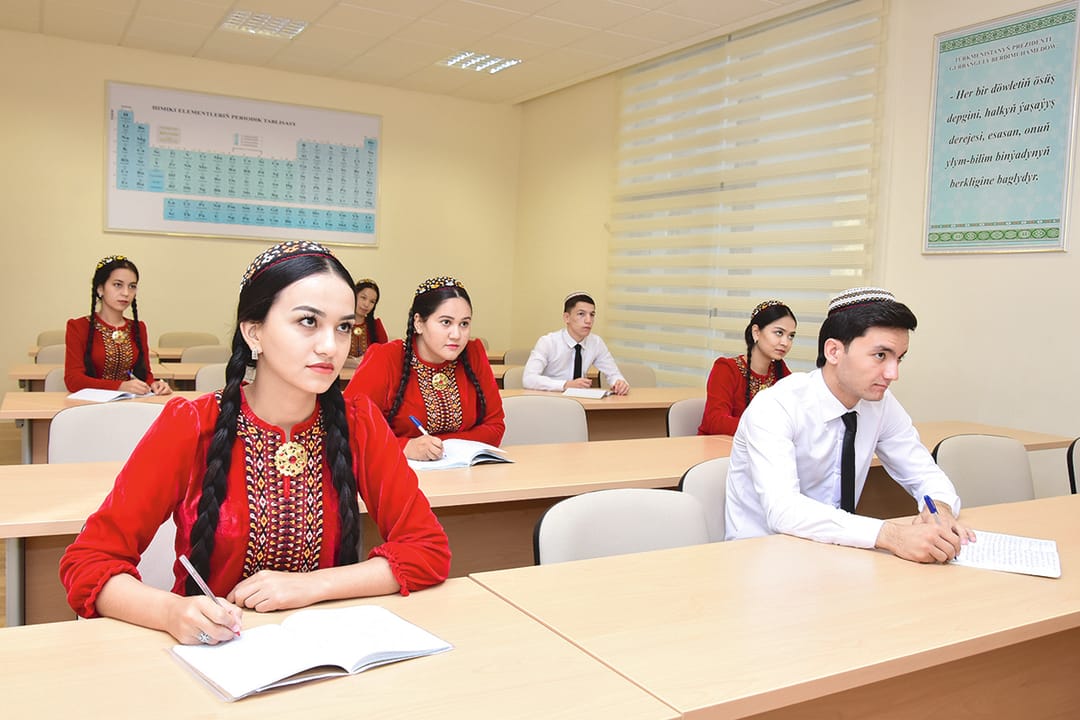 В новом учебном году в вузы Туркменистана планируется принять около 17 тысяч студентов