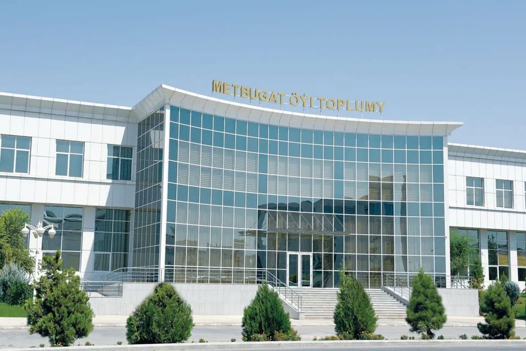 Geljek okuw ýyly üçin Türkmenistanda täze okuw kitaplary taýýarlanyldy