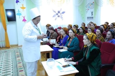 В Туркменистане назвали победителей конкурсов на лучших медсестру и повара детских садов