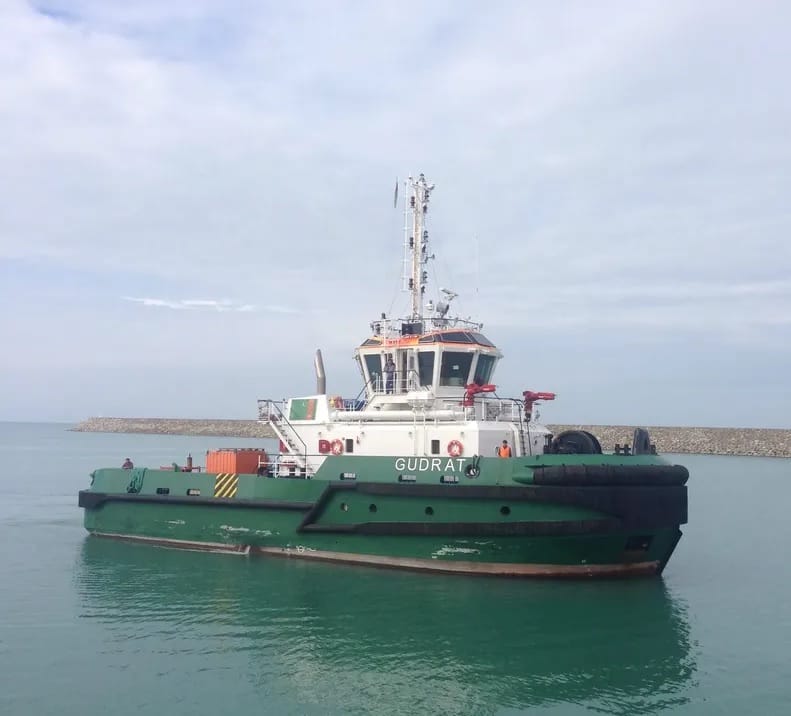 Туркменистан объявил международный тендер на поставку запчастей для буксировочного судна