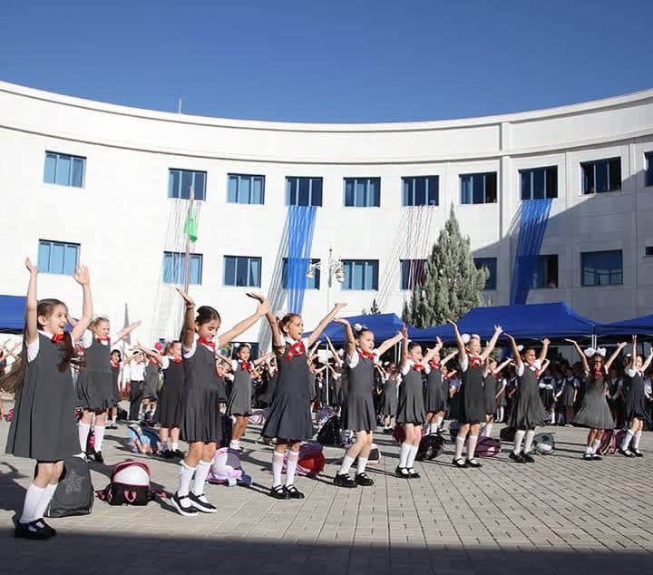 Aşgabatdaky Bilelikdäki türkmen-rus mekdebi özüniň 23 ýyllygyny belläp geçdi