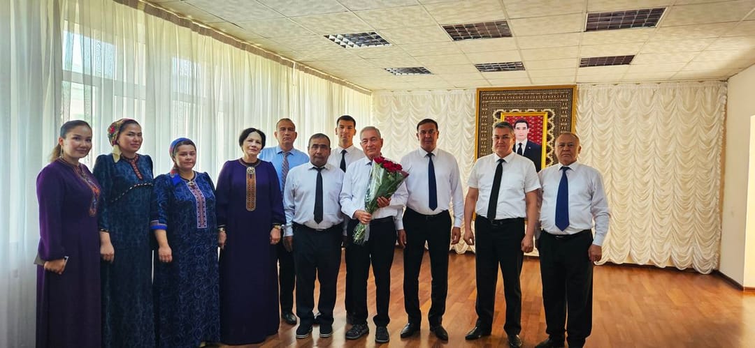 В Лебапской спецшколе искусств состоялась встреча с композитором Суханом Туйлиевым