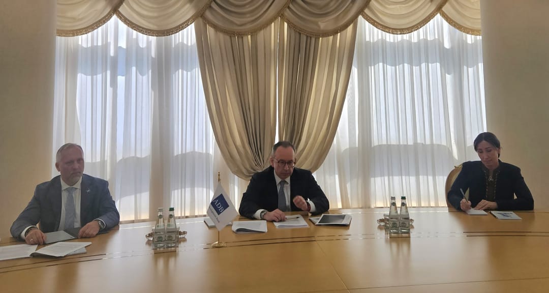 A meeting was held in Ashgabat with the Director General of the ADB Department for Central and West Asia