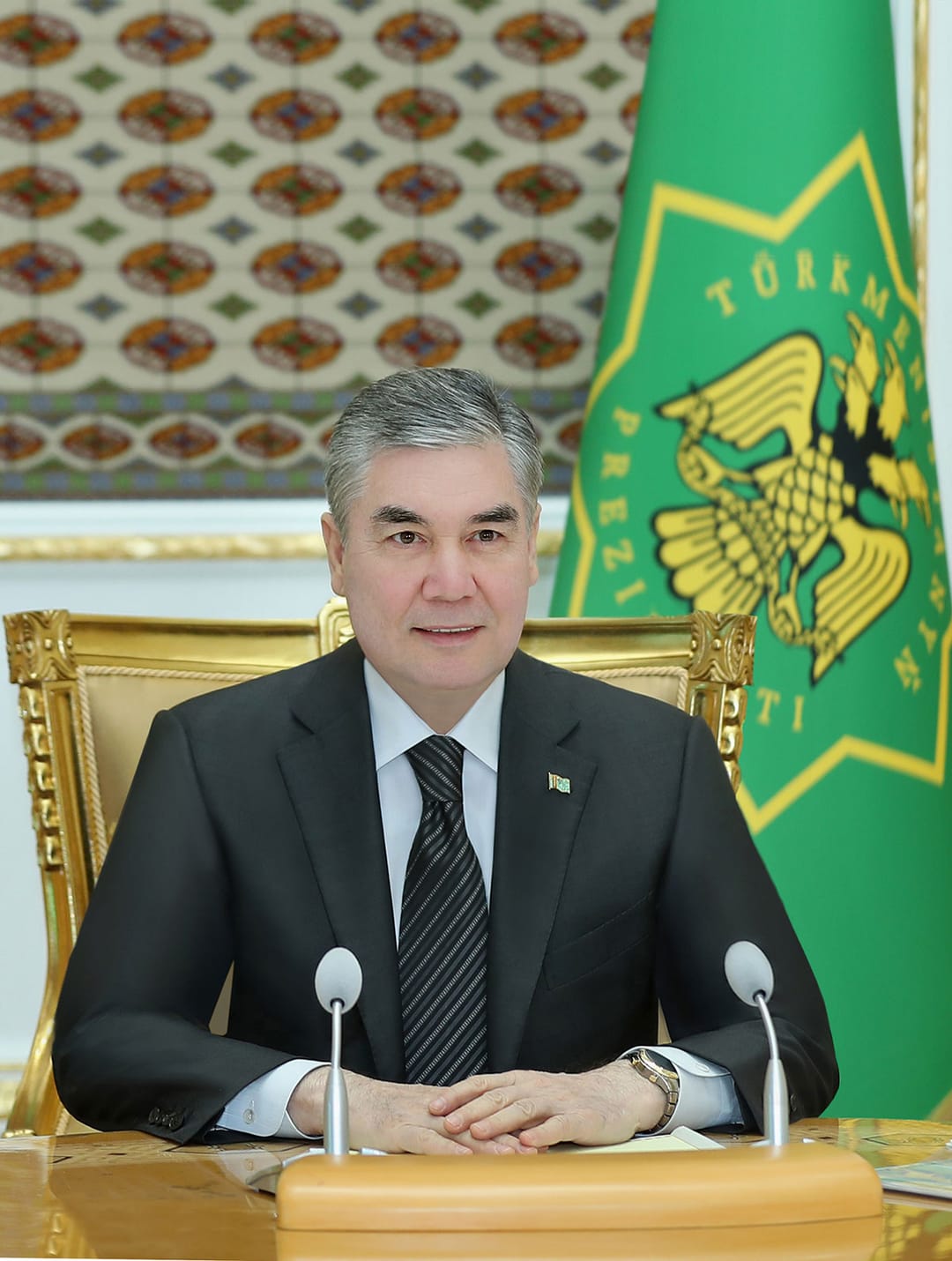 Türkmenistanyň Prezidenti maliýe-ykdysadyýet toplumynyň ýolbaşçylary bilen iş maslahatyny geçirdi