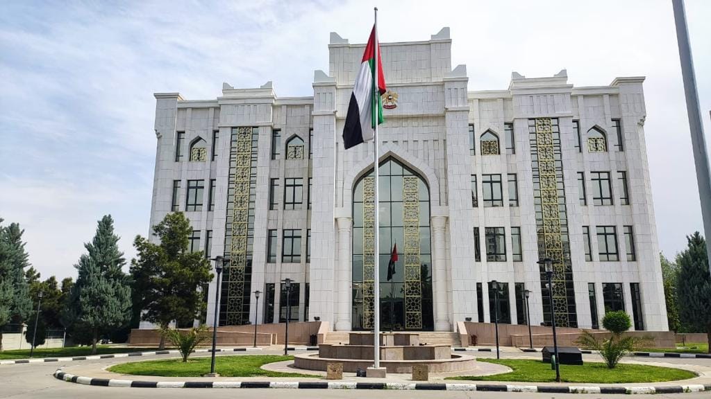 Посольство ОАЭ в Туркменистане открыло вакансии для девушек