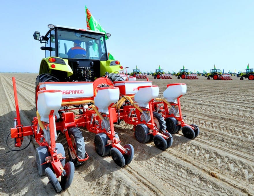 Хлопкоробы Каахкинского этрапа успешно завершили сев хлопчатника