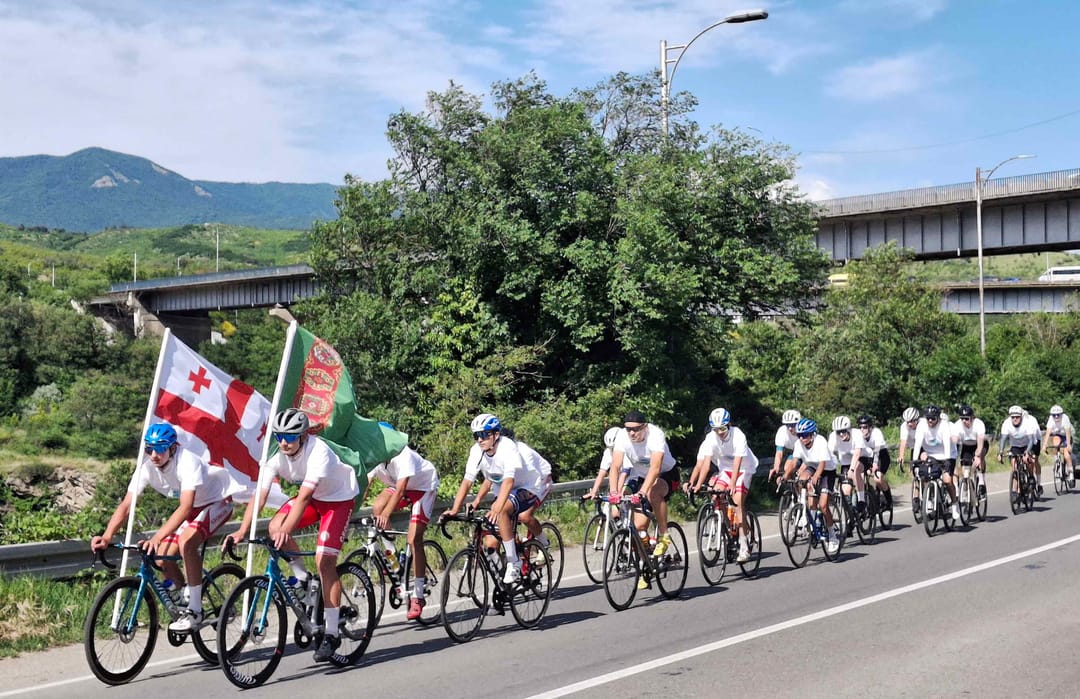 Туркменские дипломаты организовали велопробеги в Грузии, Турции и Индии