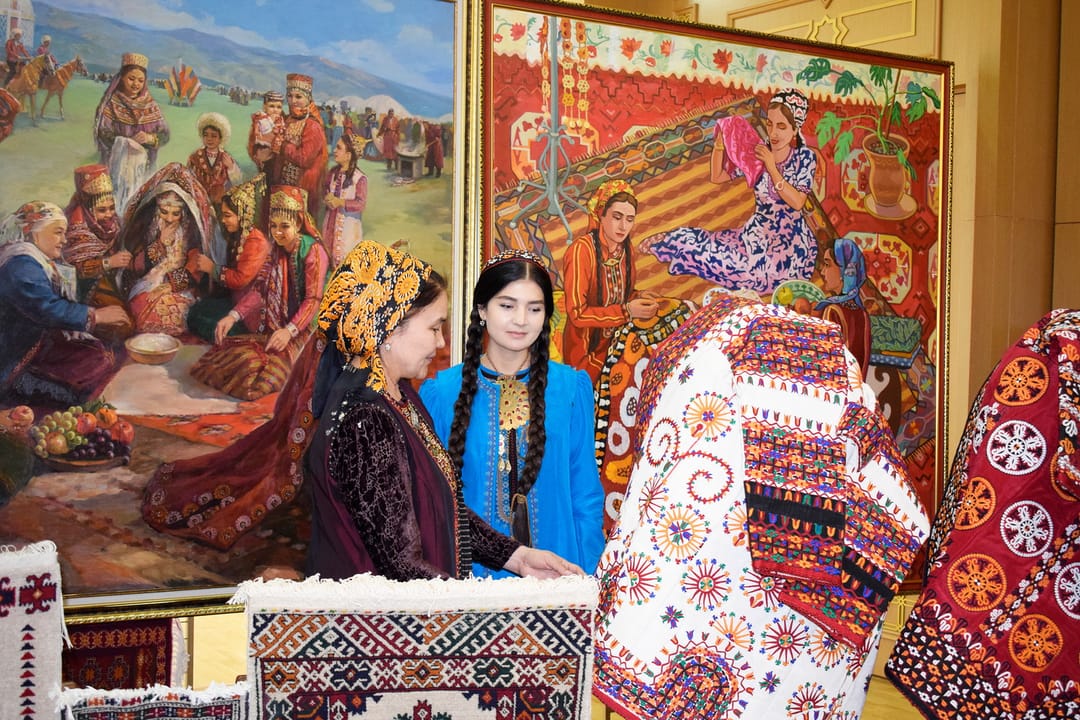 В Ашхабаде состоялся финальный тур конкурса мастеров народных промыслов