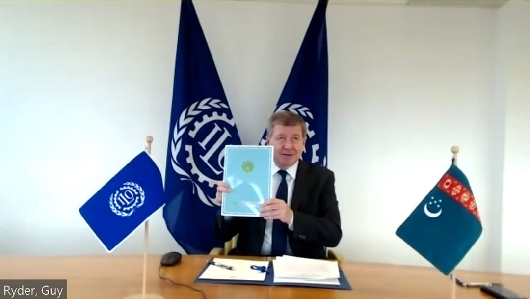 Halkara Zähmet Guramasynyň Konwensiýasynyň ratifisirlenmeginiň namasy guramanyň ýolbaşçysyna gowşuryldy