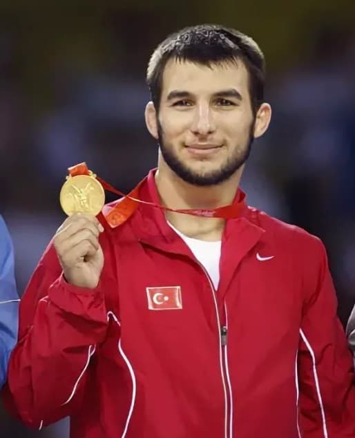 Сборную Туркменистана по вольной борьбе возглавил олимпийский чемпион Рамазан Ирбайханов
