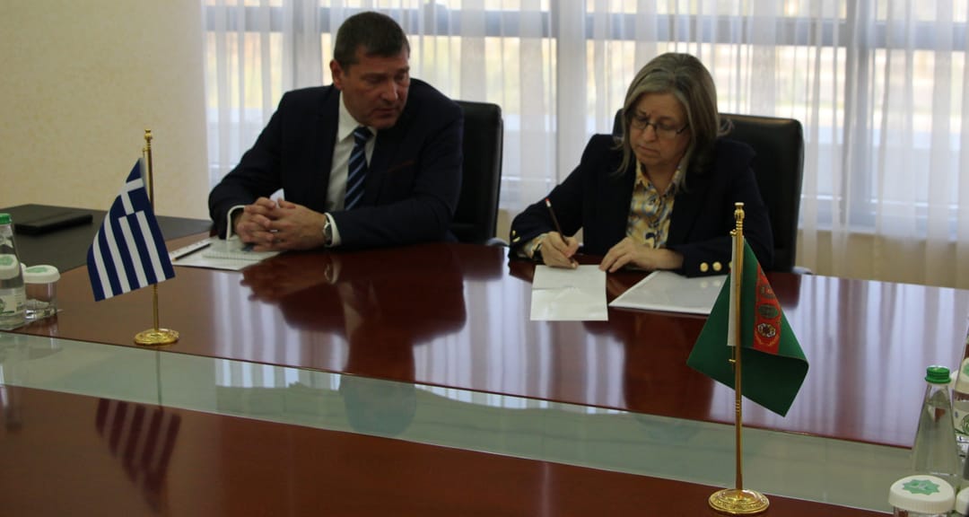 В МИД Туркменистана состоялась встреча с новым послом Греции