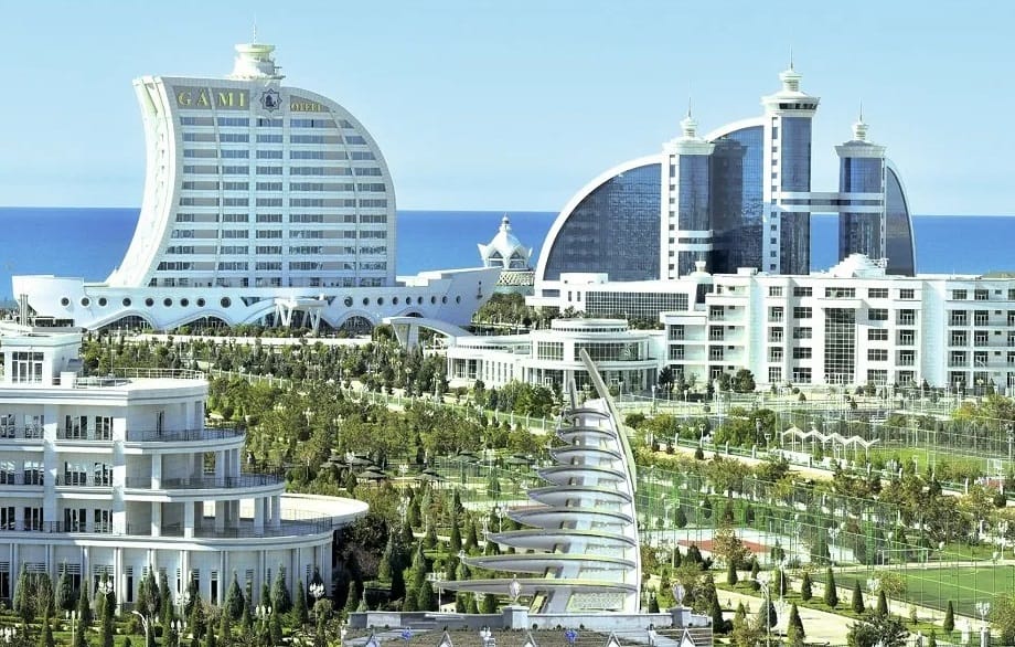 Президент Туркменистана поручил провести Инвестфорум в Авазе на высоком уровне