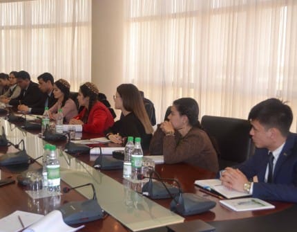 В Ашхабаде прошла встреча с победителями конкурса "Молодые послы ЦУР"