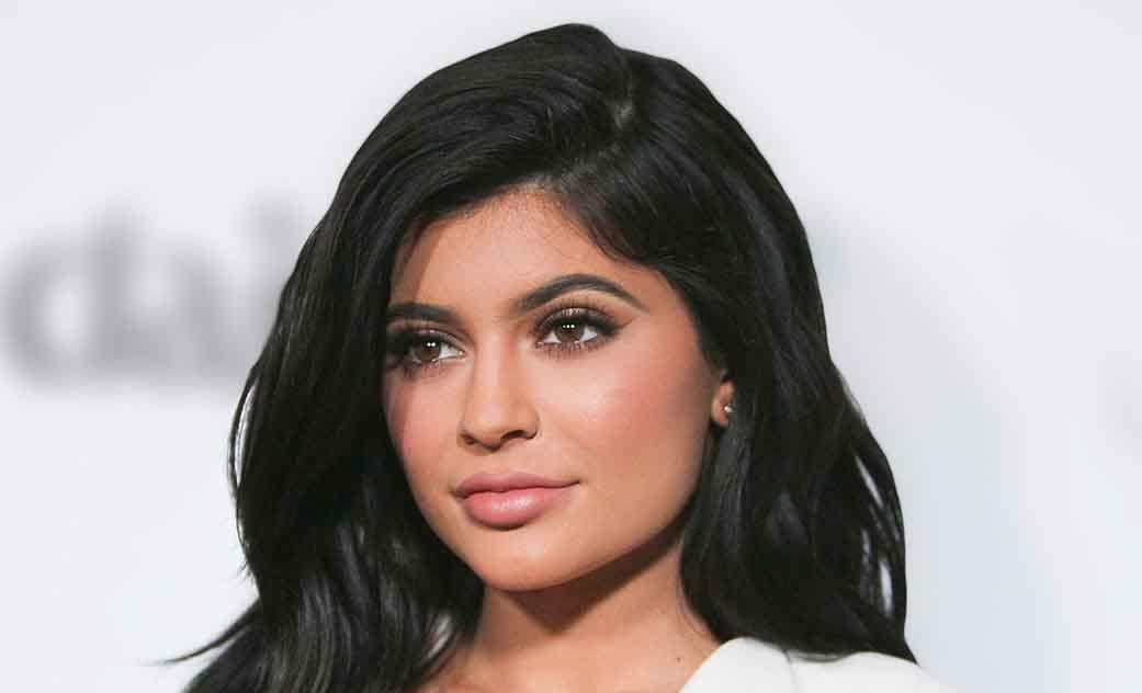 200 milliondan geçen 4-nji şahsyýet