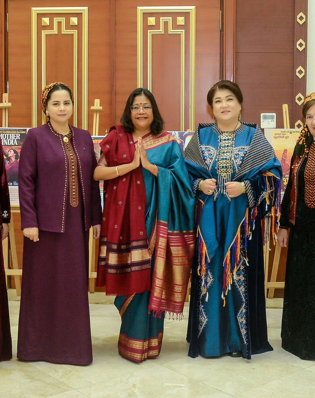 В Туркменбаши прошел фестиваль индийского кино, посвященный 100-летию Раджа Капура