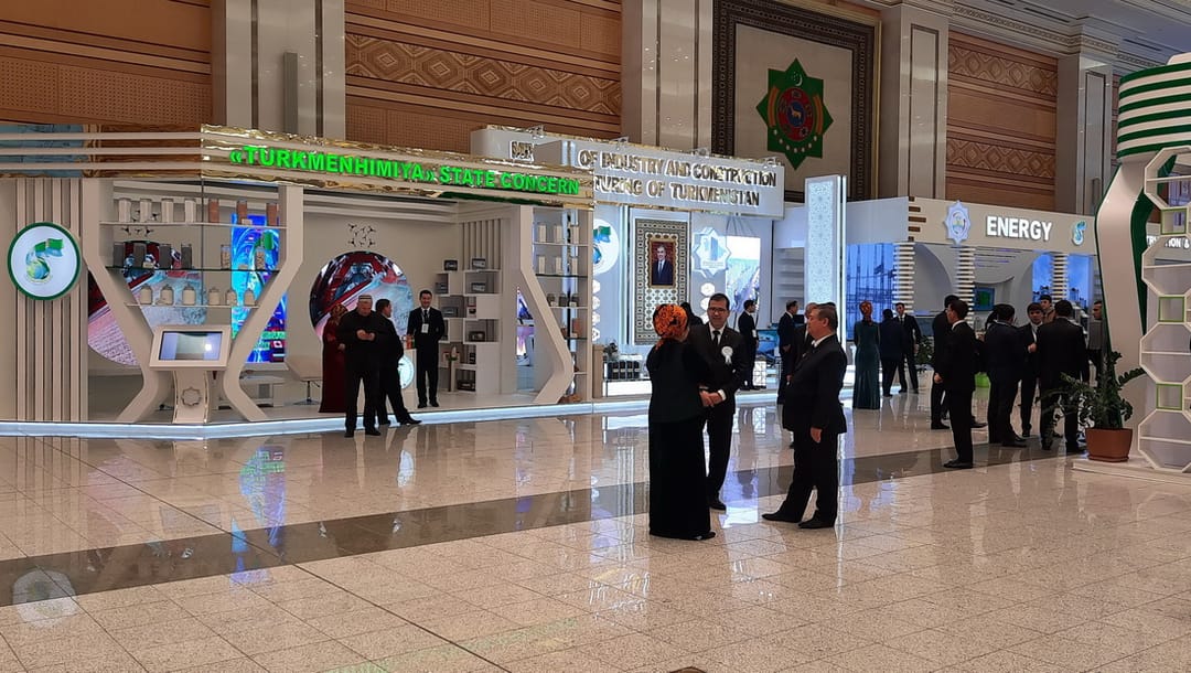 В Ашхабаде открылась международная выставка, посвященная 25-летию нейтралитета Туркменистана