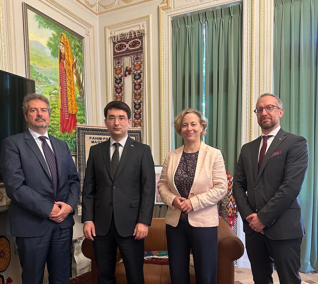 Туркменистан и Европейский инвестиционный банк обсудили расширение сотрудничества